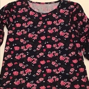 Girl’s bell sleeves top